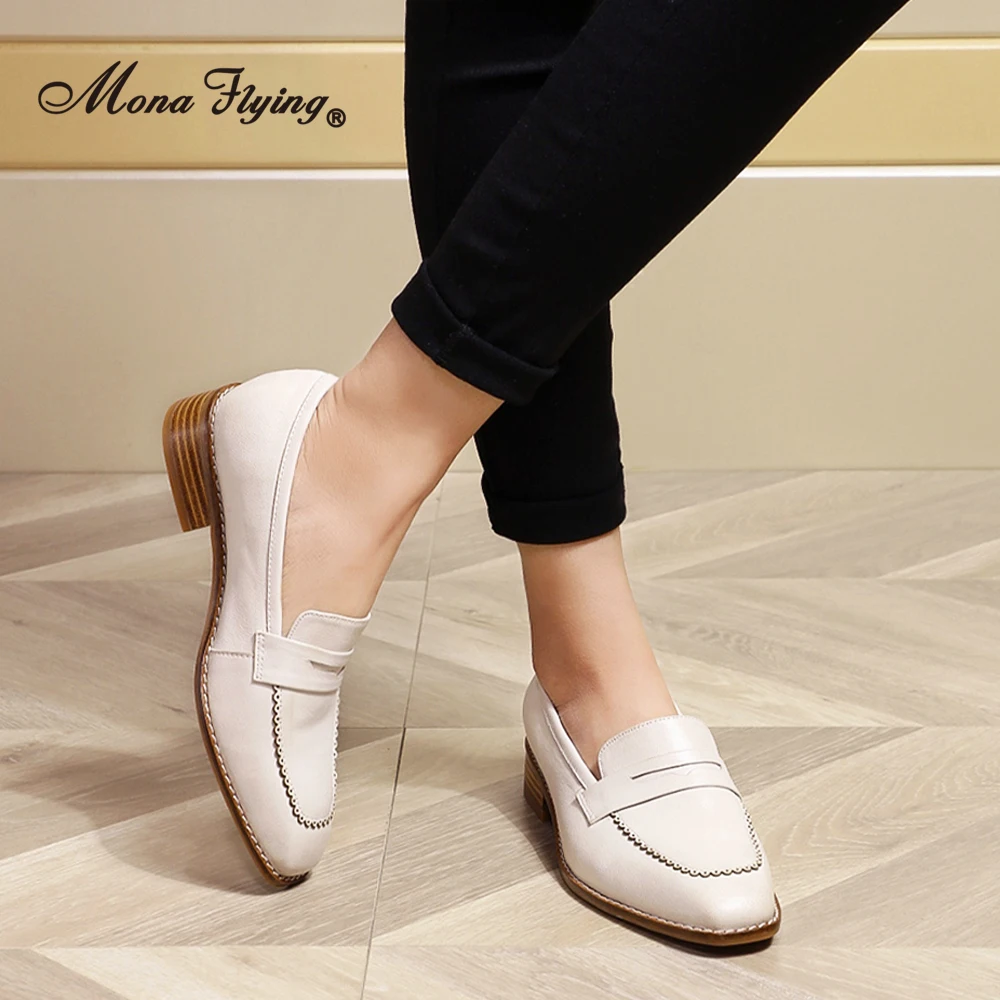 Versatile pointed loafers that create elongating effect with various outfits
