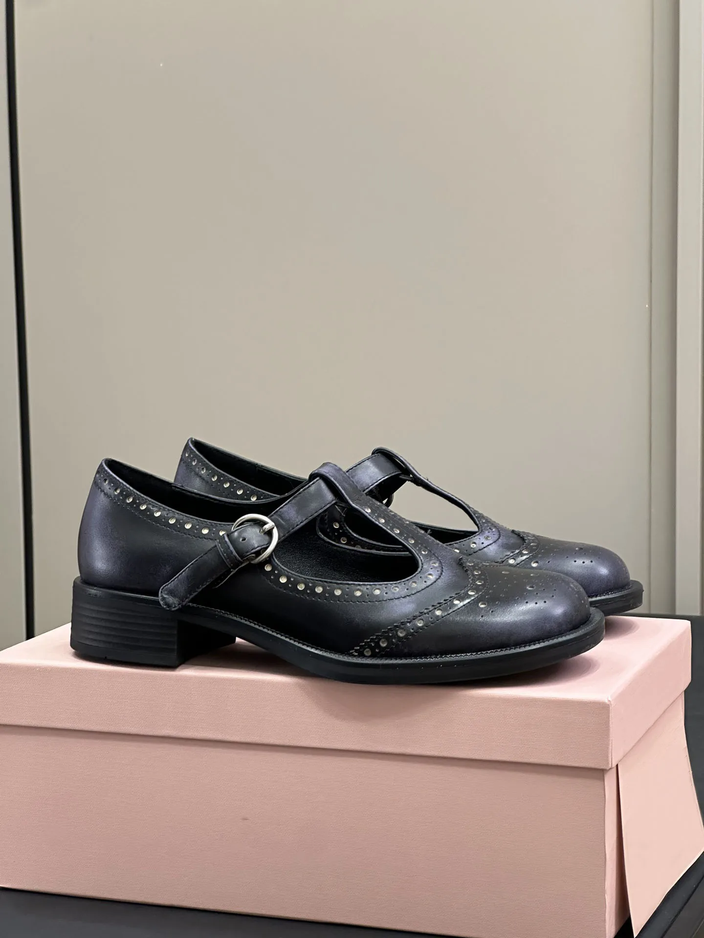 Innovative comfort technology featuring anatomical support and cushioning