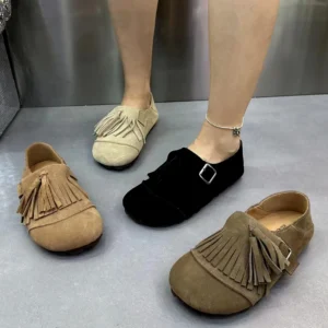 Classic Patent Leather Tassel Loafers for Women with Comfortable Round Toe Design