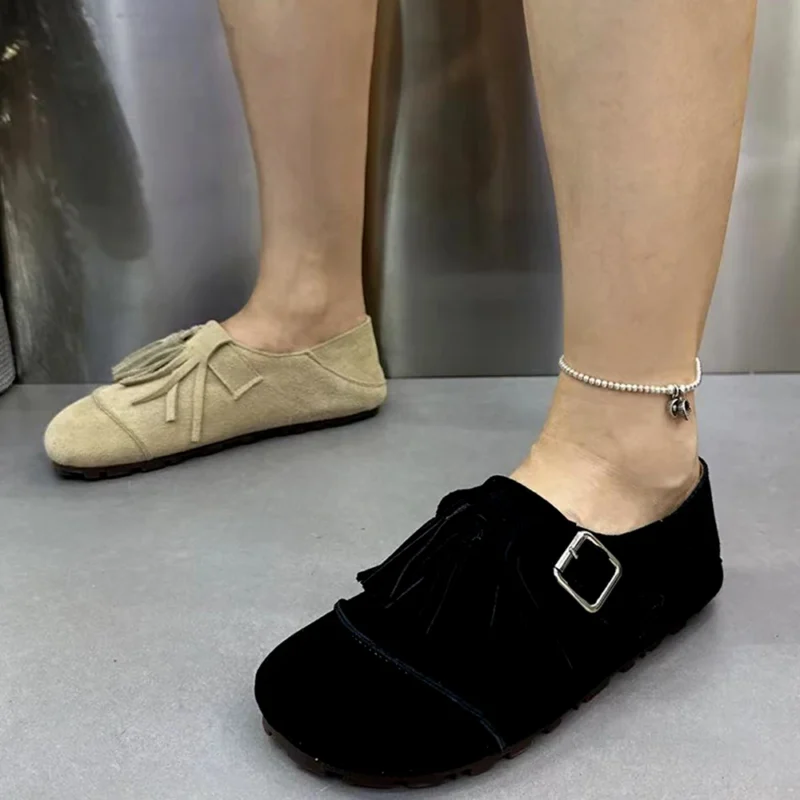 Classic Patent Leather Tassel Loafers for Women with Comfortable Round Toe Design - Image 2