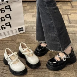 Platform Mary Jane Loafers with Pearl Chain Detail and Round Toe for Dressy Occasions