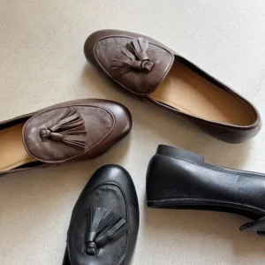 Classic Leather Tassel Loafers for Women with Round Toe for Business & Casual Wear