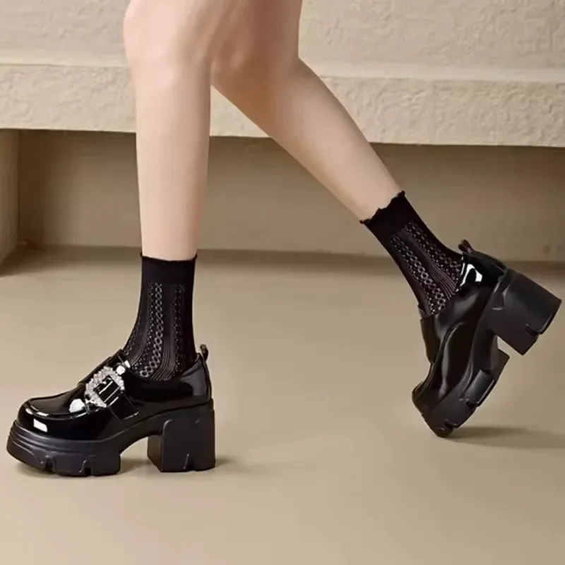 Versatile block heel loafers suitable for all-day office comfort