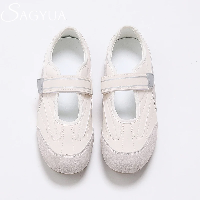 Ergonomic insole design providing support and cushioning in comfortable loafers