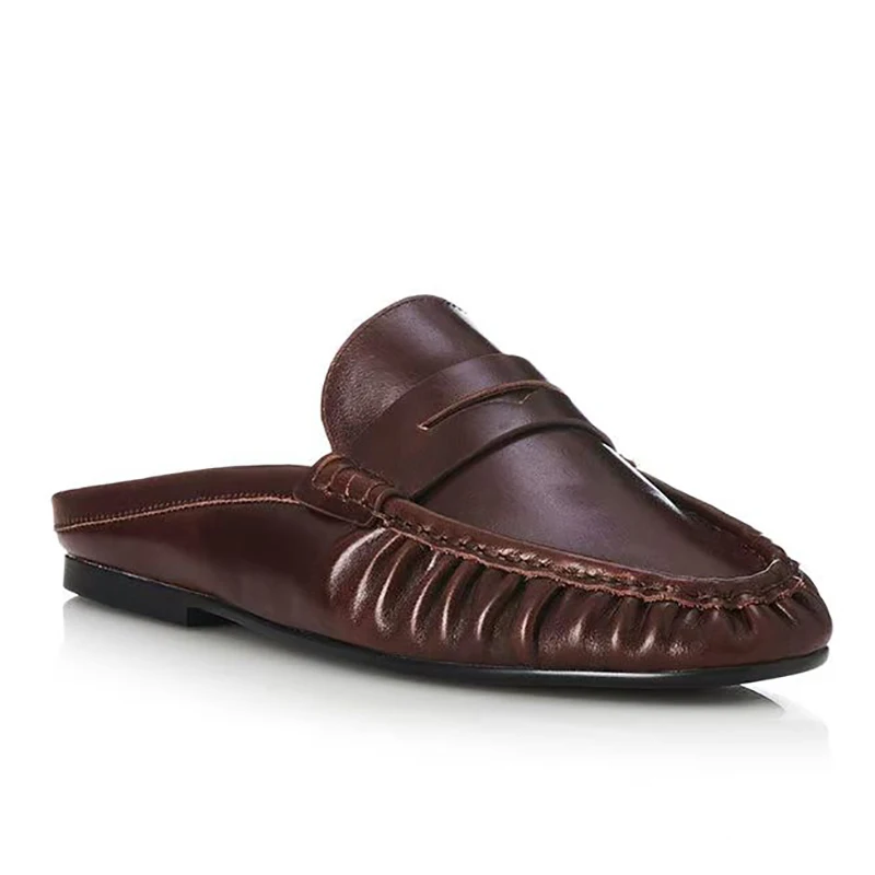 Round toe loafers with anatomical support for high arches and natural foot alignment