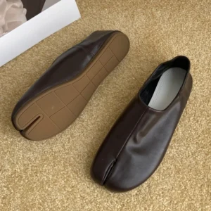 Split Toe Wool Flat Loafers for Women with Comfortable Slip-On Design